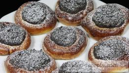 Poppy seed sourdough cakes