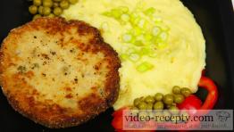 Fish burgers with broccoli